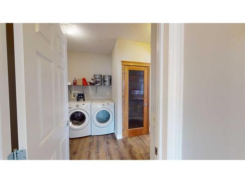 94 Copperleaf Terrace Se, Calgary, AB - Indoor Photo Showing Laundry Room