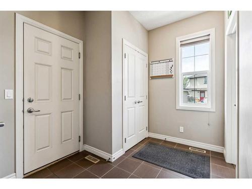 12 Cranberry Gardens Se, Calgary, AB - Indoor Photo Showing Other Room