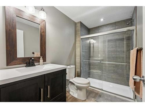 149 Heritage Boulevard West, Cochrane, AB - Indoor Photo Showing Bathroom