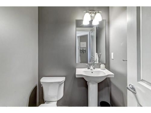 68 Nolanlake Point Nw, Calgary, AB - Indoor Photo Showing Bathroom