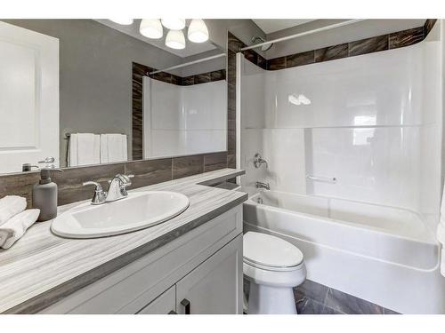 68 Nolanlake Point Nw, Calgary, AB - Indoor Photo Showing Bathroom