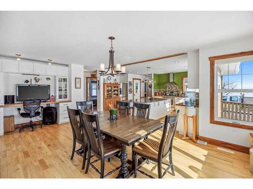 1318 Township Road 324, Rural Mountain View County, AB - Indoor Photo Showing Dining Room