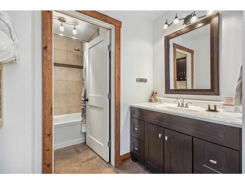 1318 Township Road 324, Rural Mountain View County, AB - Indoor Photo Showing Bathroom