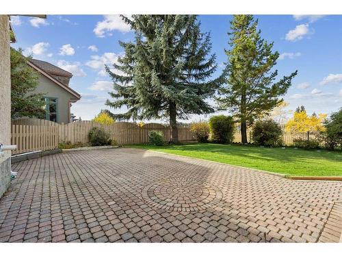 139 Woodacres Drive Sw, Calgary, AB - Outdoor