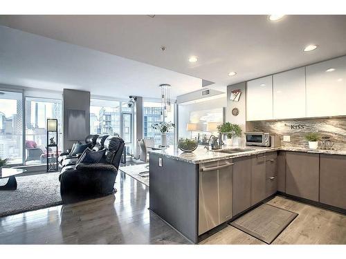 2601-510 6 Avenue Se, Calgary, AB - Indoor Photo Showing Kitchen