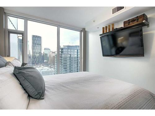 2601-510 6 Avenue Se, Calgary, AB - Indoor Photo Showing Bedroom