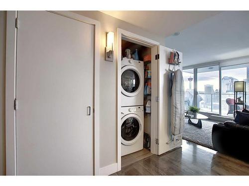 2601-510 6 Avenue Se, Calgary, AB - Indoor Photo Showing Laundry Room