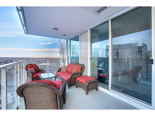 2601-510 6 Avenue Se, Calgary, AB - Outdoor With Balcony With Exterior