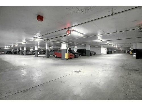 2601-510 6 Avenue Se, Calgary, AB - Indoor Photo Showing Garage