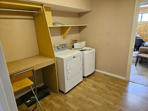 4001 17 Street Sw, Calgary, AB - Indoor Photo Showing Laundry Room