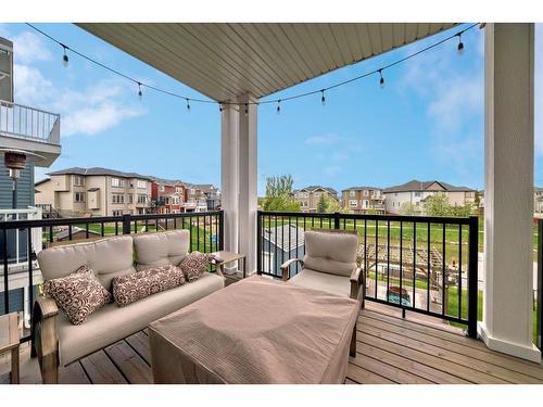 2429 Bayside Circle Sw, Airdrie, AB - Indoor Photo Showing Living Room