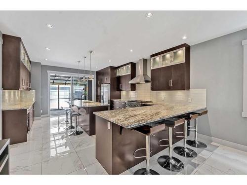 412 18 Avenue Ne, Calgary, AB - Indoor Photo Showing Kitchen With Upgraded Kitchen