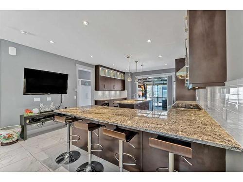 412 18 Avenue Ne, Calgary, AB - Indoor Photo Showing Kitchen With Upgraded Kitchen