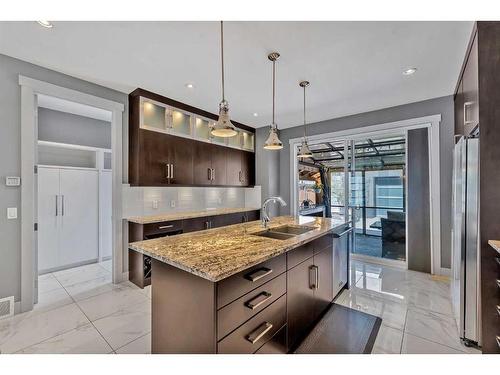 412 18 Avenue Ne, Calgary, AB - Indoor Photo Showing Kitchen With Double Sink