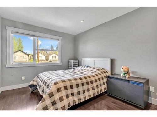 412 18 Avenue Ne, Calgary, AB - Indoor Photo Showing Bedroom