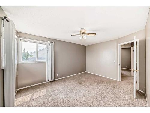 5-567 Edmonton Trail Ne, Airdrie, AB - Indoor Photo Showing Other Room