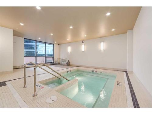 305-220 12 Avenue Se, Calgary, AB - Indoor Photo Showing Other Room With In Ground Pool