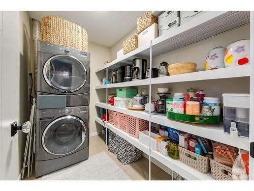 110-402 Marquis Lane Se, Calgary, AB - Indoor Photo Showing Laundry Room