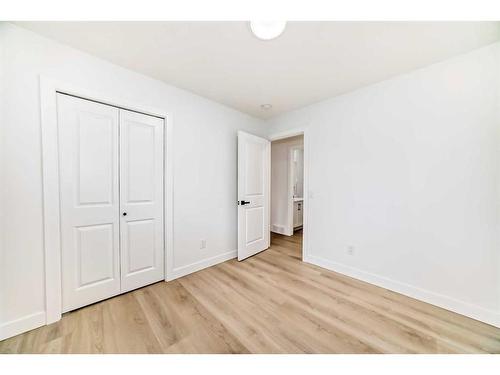 6739 3 Avenue Se, Calgary, AB - Indoor Photo Showing Other Room