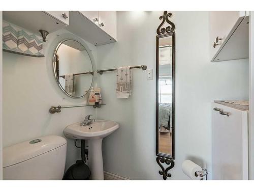 174068 Rr 214, Rural Vulcan County, AB - Indoor Photo Showing Bathroom