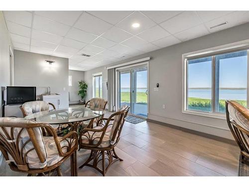 174068 Rr 214, Rural Vulcan County, AB - Indoor Photo Showing Dining Room