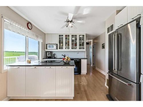 174068 Rr 214, Rural Vulcan County, AB - Indoor Photo Showing Kitchen