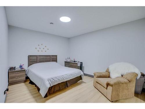 17 Skyview Springs Road Ne, Calgary, AB - Indoor Photo Showing Bedroom