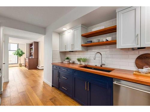 2601-1100 8 Avenue Sw, Calgary, AB - Indoor Photo Showing Kitchen