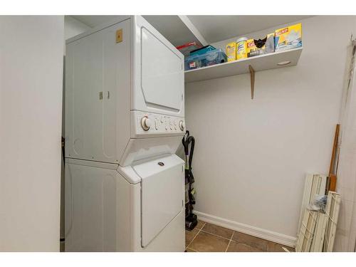 2601-1100 8 Avenue Sw, Calgary, AB - Indoor Photo Showing Laundry Room