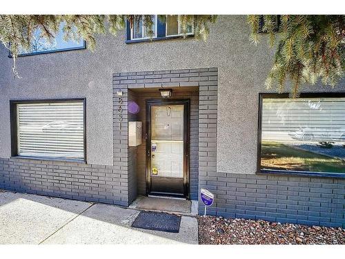 8631 48 Avenue Nw, Calgary, AB - Outdoor With Exterior
