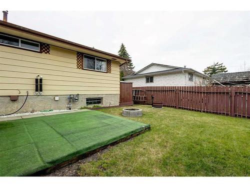 150 Dovercliffe Close Se, Calgary, AB - Outdoor With Exterior