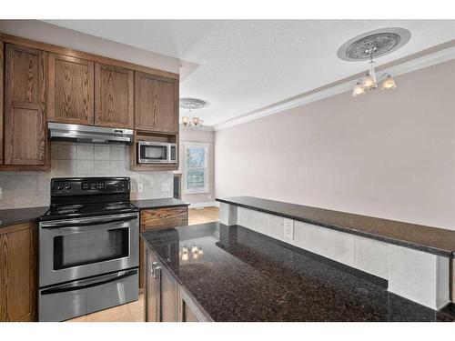 2709 14 Avenue Se, Calgary, AB - Indoor Photo Showing Kitchen