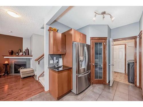 186 Everglen Crescent Sw, Calgary, AB - Indoor Photo Showing Kitchen With Stainless Steel Kitchen