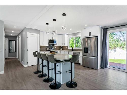 172 Brabourne Road Sw, Calgary, AB - Indoor Photo Showing Kitchen With Upgraded Kitchen