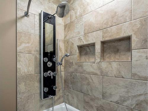 172 Brabourne Road Sw, Calgary, AB - Indoor Photo Showing Bathroom