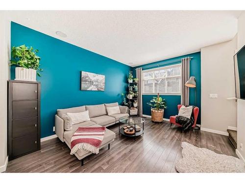 96 Copperstone Common Se, Calgary, AB - Indoor Photo Showing Living Room