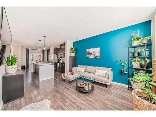 96 Copperstone Common Se, Calgary, AB - Indoor Photo Showing Living Room