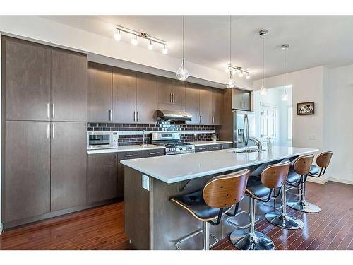 95 Mahogany Grove Se, Calgary, AB - Indoor Photo Showing Kitchen With Upgraded Kitchen