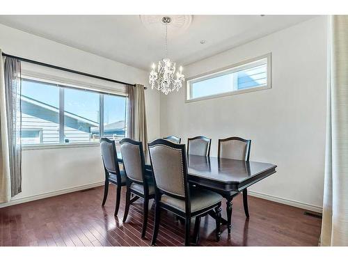 95 Mahogany Grove Se, Calgary, AB - Indoor Photo Showing Dining Room