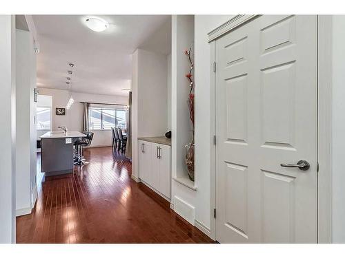 95 Mahogany Grove Se, Calgary, AB - Indoor Photo Showing Other Room
