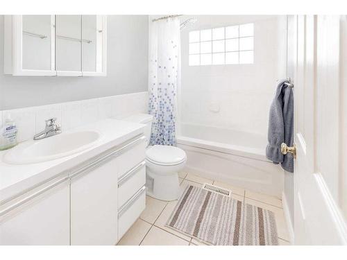 14 Knight Street, Okotoks, AB - Indoor Photo Showing Bathroom