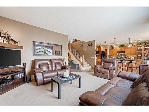 137 Lavender Link, Chestermere, AB - Indoor Photo Showing Living Room
