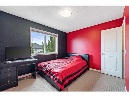 137 Lavender Link, Chestermere, AB - Indoor Photo Showing Bedroom
