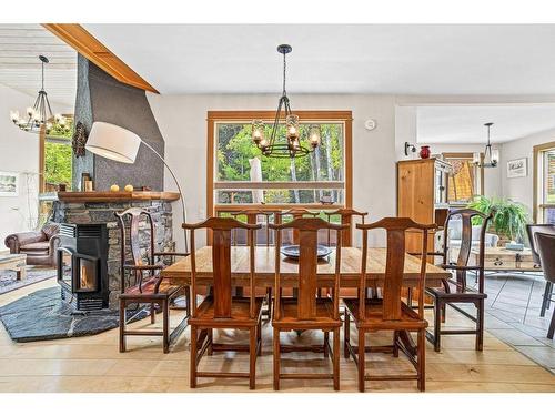 265 Three Sister Drive Se, Canmore, AB - Indoor Photo Showing Dining Room