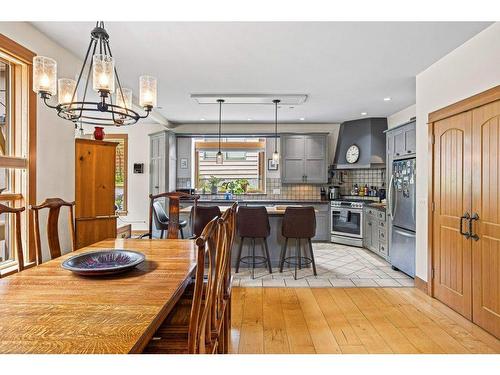 265 Three Sister Drive Se, Canmore, AB - Indoor Photo Showing Dining Room