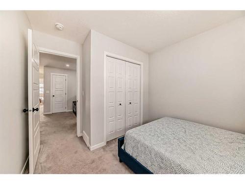 404 Lucas Boulevard Nw, Calgary, AB - Indoor Photo Showing Bedroom