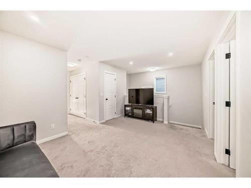 404 Lucas Boulevard Nw, Calgary, AB - Indoor