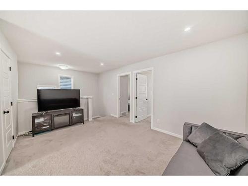 404 Lucas Boulevard Nw, Calgary, AB - Indoor