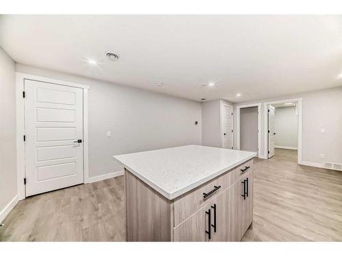 404 Lucas Boulevard Nw, Calgary, AB - Indoor