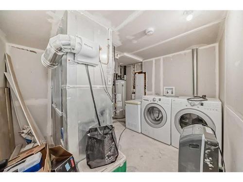 404 Lucas Boulevard Nw, Calgary, AB - Indoor Photo Showing Laundry Room